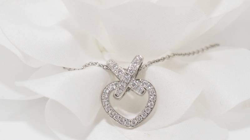 Offrir Collier Chaumet d'Occasion en or gris et diamants en vente près de l'Opéra à Marseille