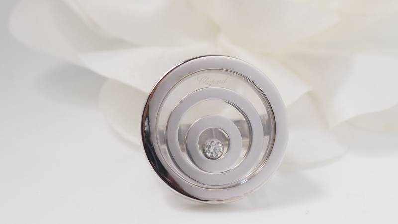 Idée cadeau bague Chopard Happy Spirit en or blanc  en vente au 34 rue saint Ferréol à Marseille