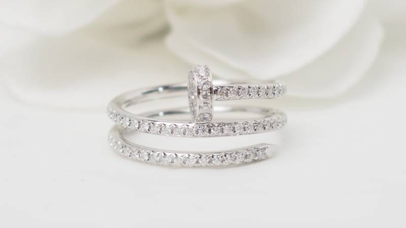 Bague Cartier Juste un Clou en or blanc et diamants