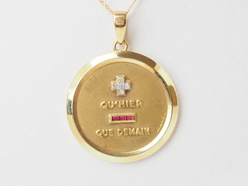 Pendentif Augis en or jaune d'occasion en vente à Marseille